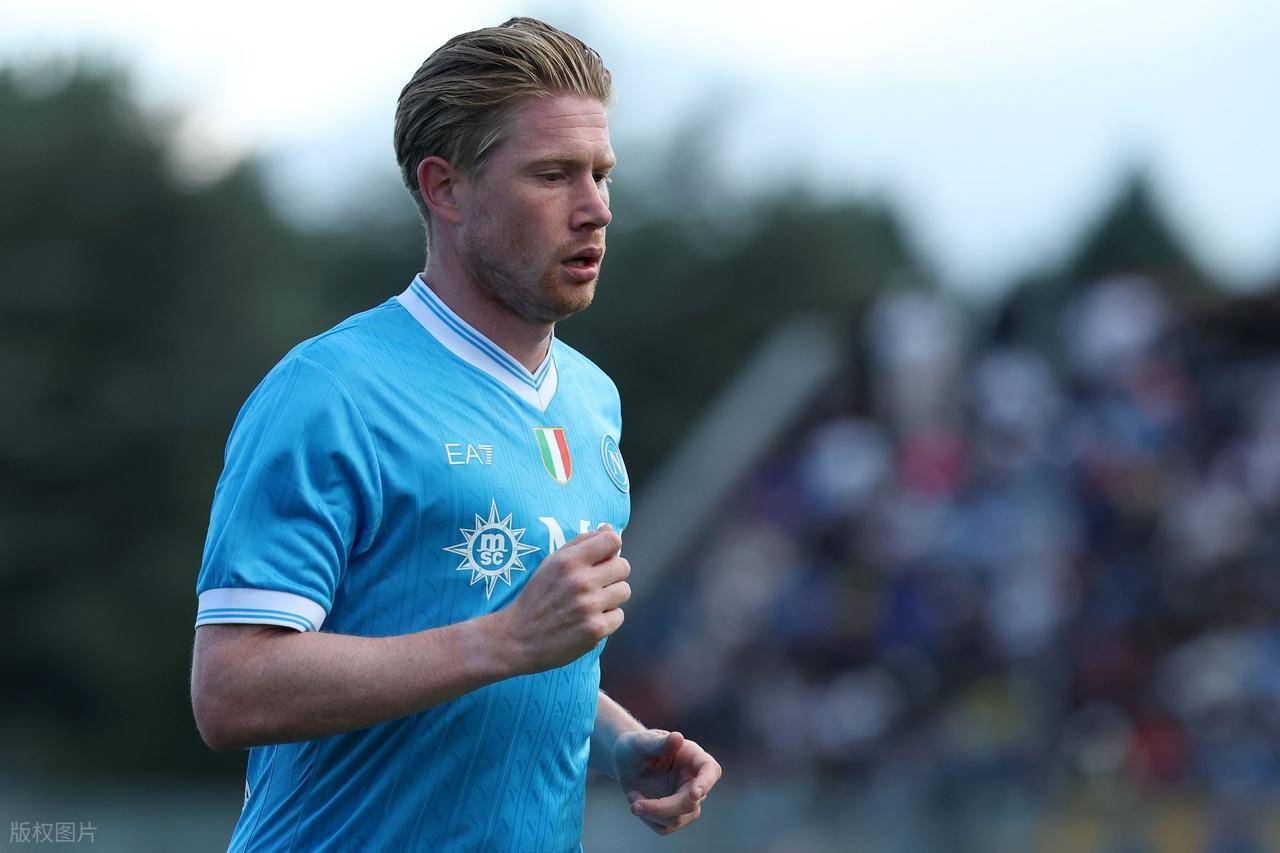 斯基拉：阿森纳正在关注铃木彩艳，有意在下个赛季引进他