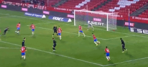 西甲半场：场上僵局暂未打破，皇家马略卡0-0奥萨苏纳