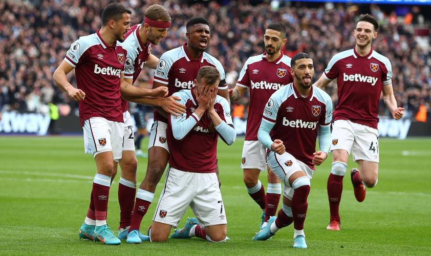 罗马诺：梅努可能在1月离开曼联，那不勒斯对租借他很感兴趣